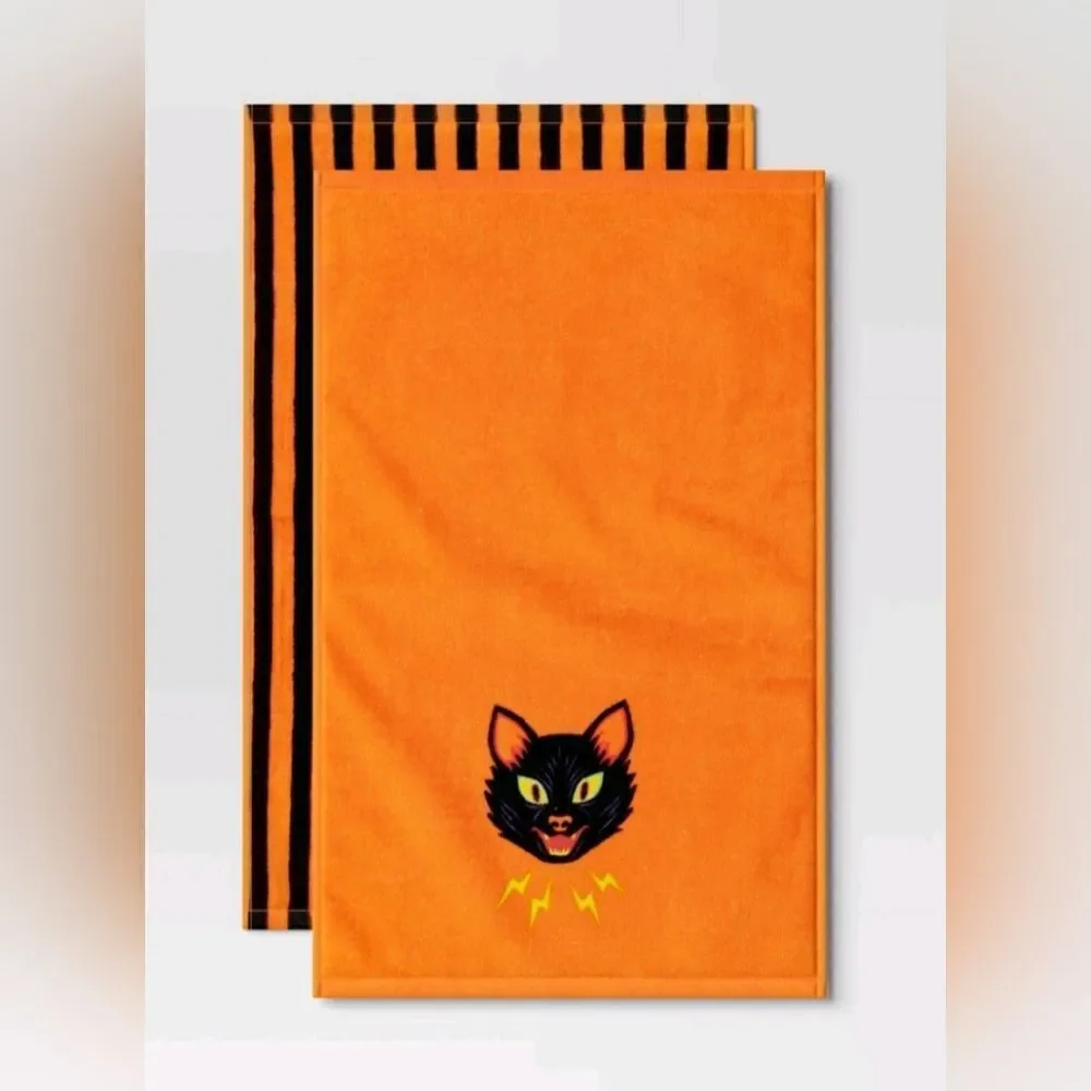 Set of 2  Halloween Hand TowelsBlack cat +orange /black Home decor 15